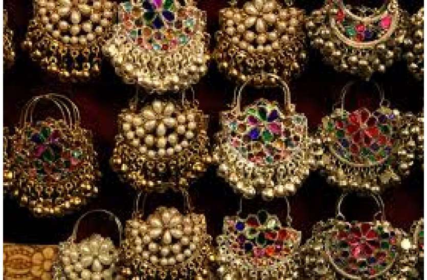 jewelery.jpg 22 नहीं, 18 और 14 कैरेट में बन रही ज्वेलरी, पढ़ें पूरी खबर