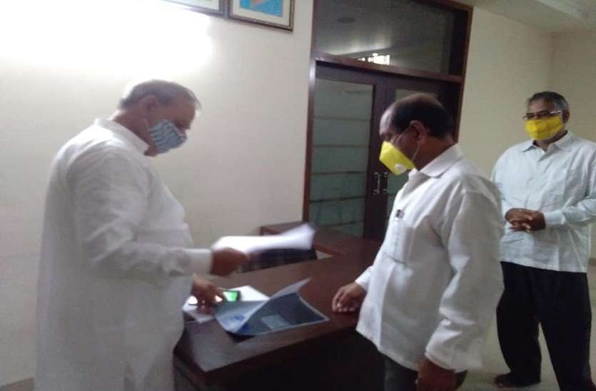 LIC Employees delegation met MP Bohra सांसद से मिला एलआईसी एम्प्लॉईज का प्रतिनिधिमंडल