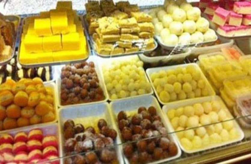 इतना बड़ा जिला और जांच करने वाला अकेला Adulteration in sweets: इतना बड़ा जिला और जांच करने वाला अकेला