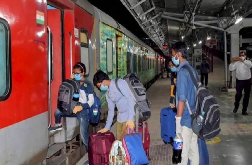 561004-special-train.jpg अब यात्रियों को नहीं होगी कोई परेशानी, जल्द ही इस रूट पर चालू होगी ट्रेन