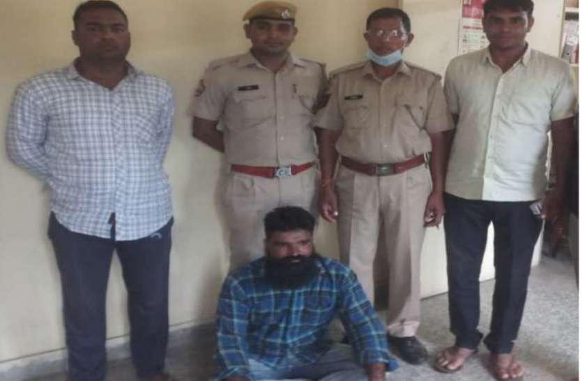 अवैध मादक पदार्थ की तस्करी करने वाला गिरफ्तार अवैध मादक पदार्थ की तस्करी करने वाला गिरफ्तार