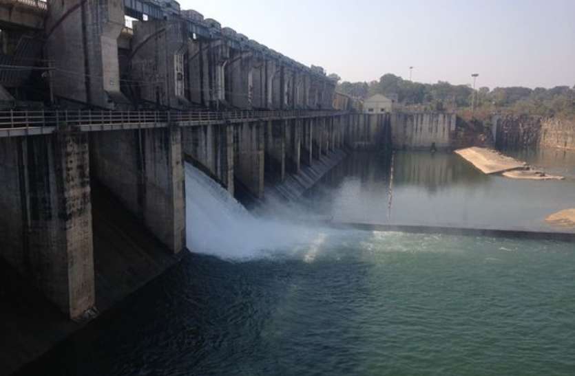 gangrel dam गंगरेल बांध खतरे के निशान के करीब, रेडियल गेट खोले