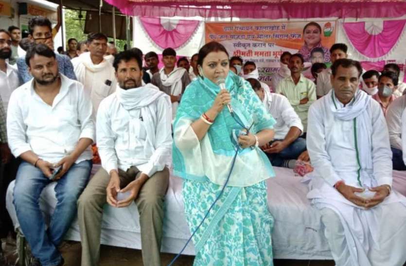 विकास कार्यों में नहीं होगा भेदभाव - भूपेश विकास कार्यों में नहीं होगा भेदभाव - भूपेश