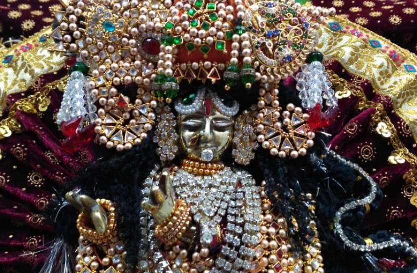 साल भर में एक बार दर्शन देने वाली राधारानी के दरबार में इस वर्ष प्रवेश नहीं साल भर में एक बार दर्शन देने वाली राधारानी के दरबार में इस वर्ष प्रवेश नहीं