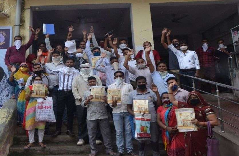दो साल बाद भी फ्लैट का इंतजार, आवेदकों ने जताई नाराजगी दो साल बाद भी फ्लैट का इंतजार, आवेदकों ने जताई नाराजगी