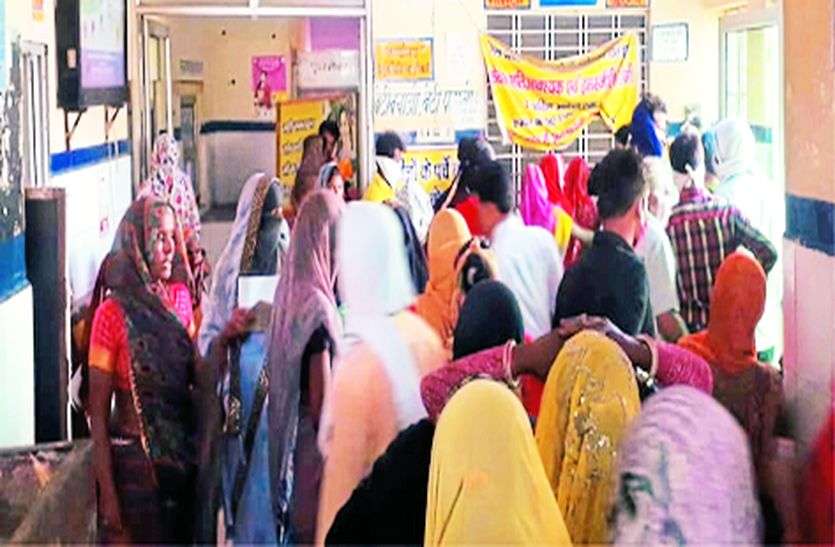 सर्दी, जुकाम और खांसी के मरीज बढ़े सर्दी, जुकाम और खांसी के मरीज बढ़े
