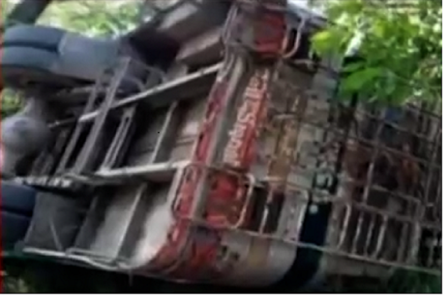जम्मू-कश्मीर में बड़ा बस हादसा, 50 यात्री घायल, कईं गंभीर