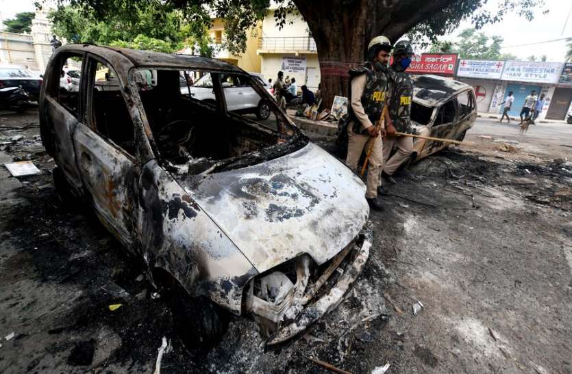 violence_18.jpg विधायक का घर जलाने के दो आरोपी आंध्रप्रदेश से गिरफ्तार