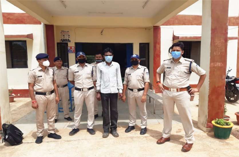Accused arrested for selling marijuana, action taken under NDPS Act गांजा बेचते हुए आरोपी गिरफ्तार, एनडीपीएस एक्ट के तहत की गई कार्रवाई