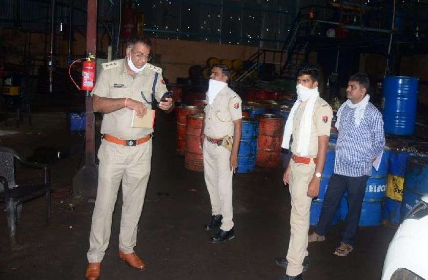 किशनगढ़ में मिला नकली ऑयल और ग्रीस का कारखाना किशनगढ़ में मिला नकली ऑयल और ग्रीस का कारखाना