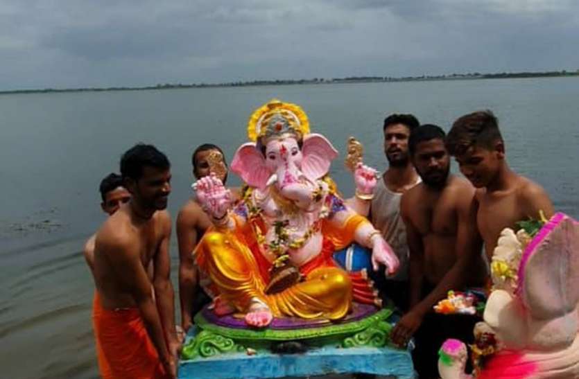 अबकी बरस तू जल्दी आना अबकी बरस तू जल्दी आना