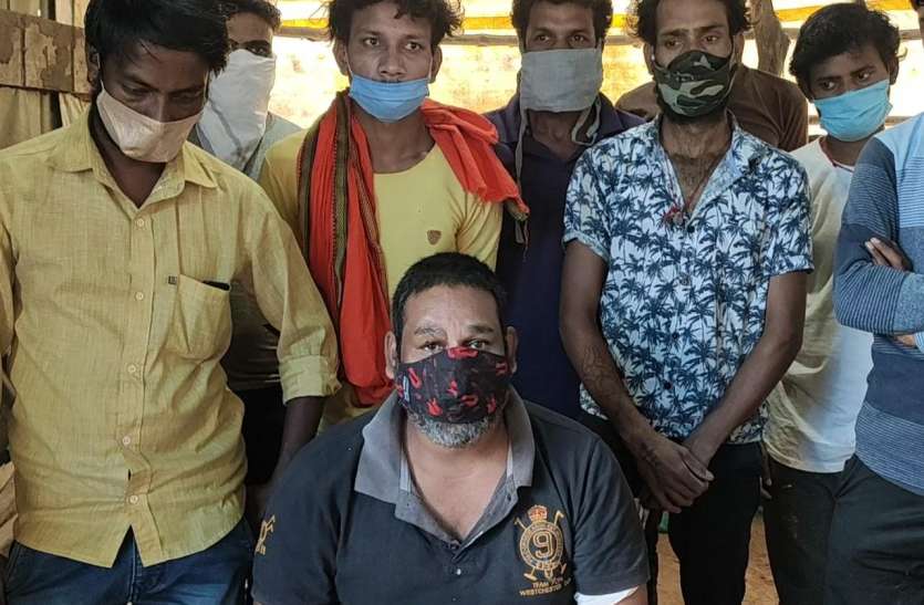 किसानों की तरह मूर्तिकारों को भी दिलाई जाए राहत किसानों की तरह मूर्तिकारों को भी दिलाई जाए राहत