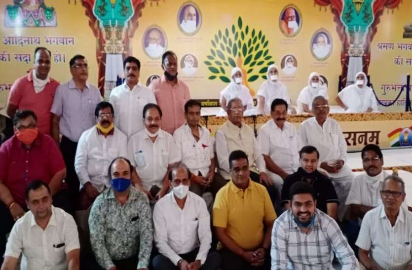kumudlata_ji.jpg भविष्य की चिंता नहीं, आज को सही तरीके से जीएं