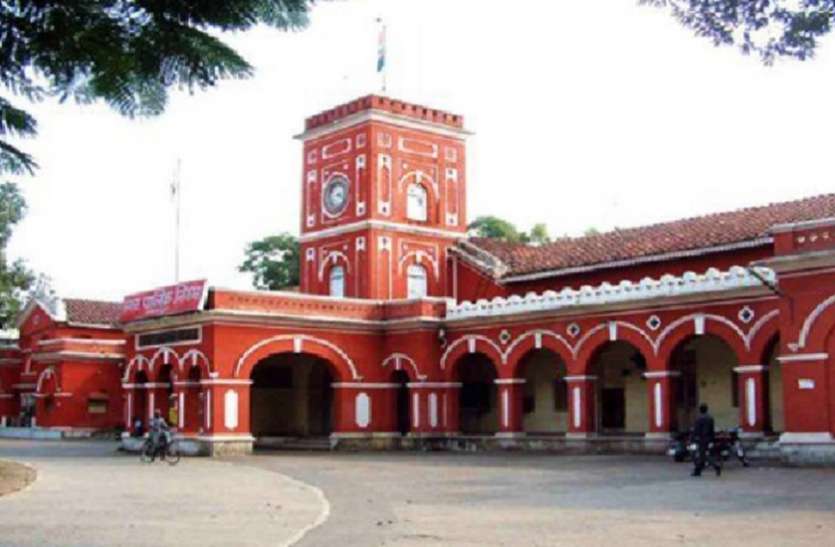 नगर निगम के पूर्व भवन अधिकारी के खिलाफ आरोप पत्र दर्ज नगर निगम के पूर्व भवन अधिकारी के खिलाफ आरोप पत्र दाखिल