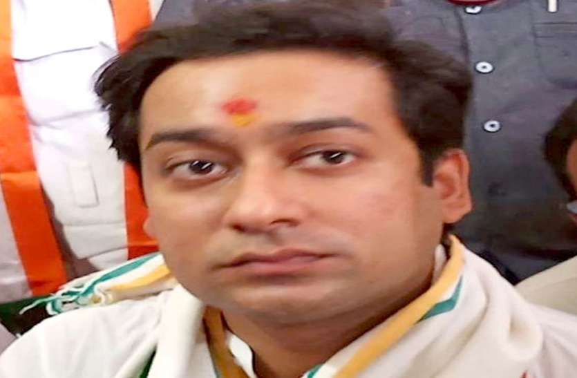 पूर्व मंत्री जयर्वधन सिंह बोले- भाजपा में यशोधरा और नरोत्तम की हो रही अनदेखी पूर्व मंत्री जयर्वधन सिंह बोले- भाजपा में यशोधरा और नरोत्तम की हो रही अनदेखी