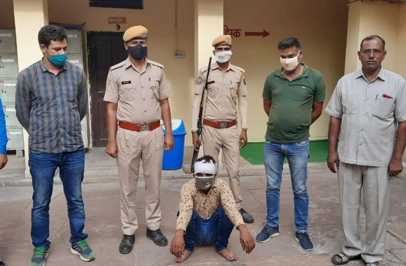 लूट का हार्डकोर अपराधी गिरफ्तार लूट का हार्डकोर अपराधी गिरफ्तार