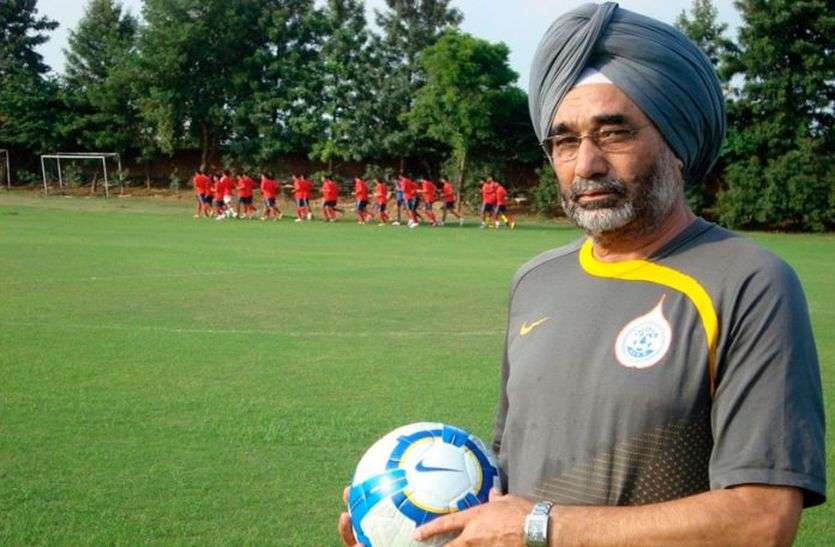 football_coach_sukhwinder_singh_nominated_for_dhyanchand_award.jpg पूर्व फुटबॉल कोच Sukhwinder Singh को ध्यानचंद पुरस्कार मिलने पर दिग्गजों ने दी बधाई