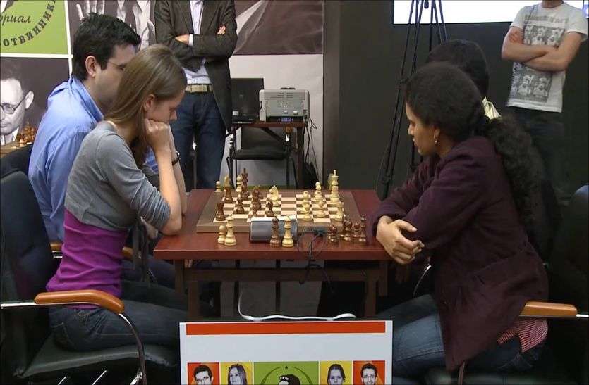 viswanathan_anand_and_koneru_humpy.jpg Fide Chess Olympiad : आर्मेनिया को हराकर भारत अंतिम चार में