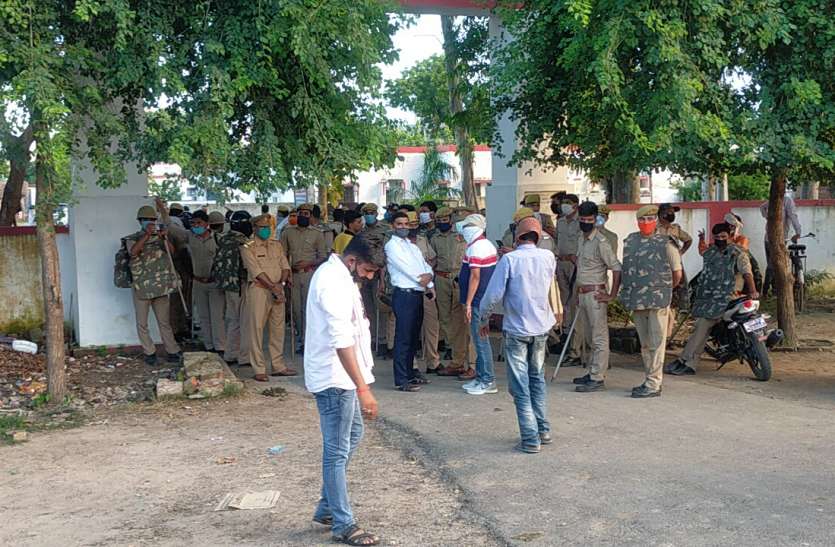 पुलिस की अभिरक्षा में पिटाई से युवक की हुई मौत, परिजनों ने पुलिस पर लगाए गंभीर आरोप पुलिस की अभिरक्षा में पिटाई से युवक की हुई मौत, परिजनों ने पुलिस पर लगाए गंभीर आरोप