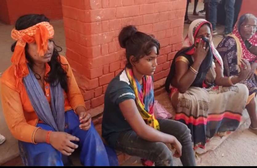 Beaten by Jaunpur Police खाकी का तांडव, जौनपुर में दलित परिवार की महिलाओं को दौड़ा-दौड़ाकर पीटा, पुलिस बोली हमपर हुआ हमला