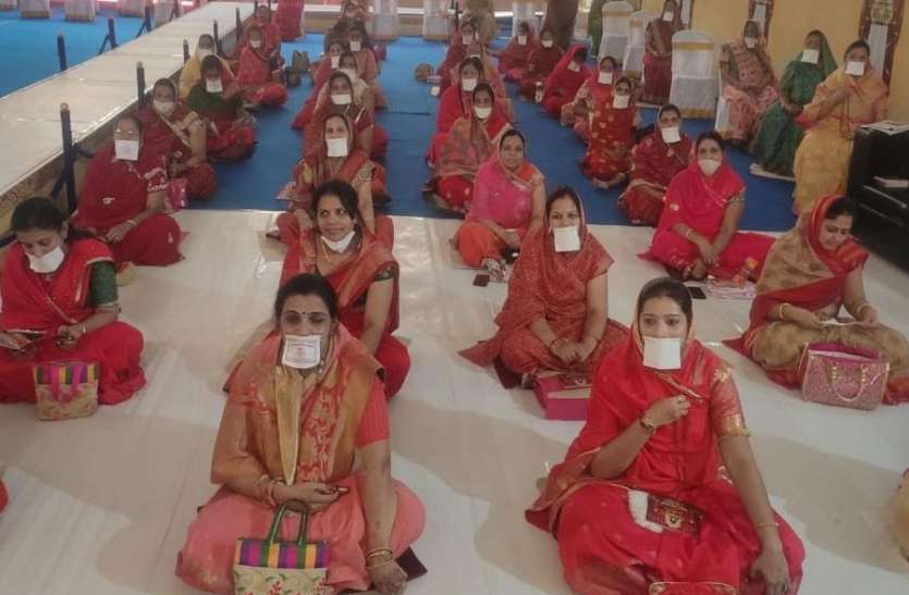kumudlata_ji.jpg साध्वी ने बताया आंखों का महत्व