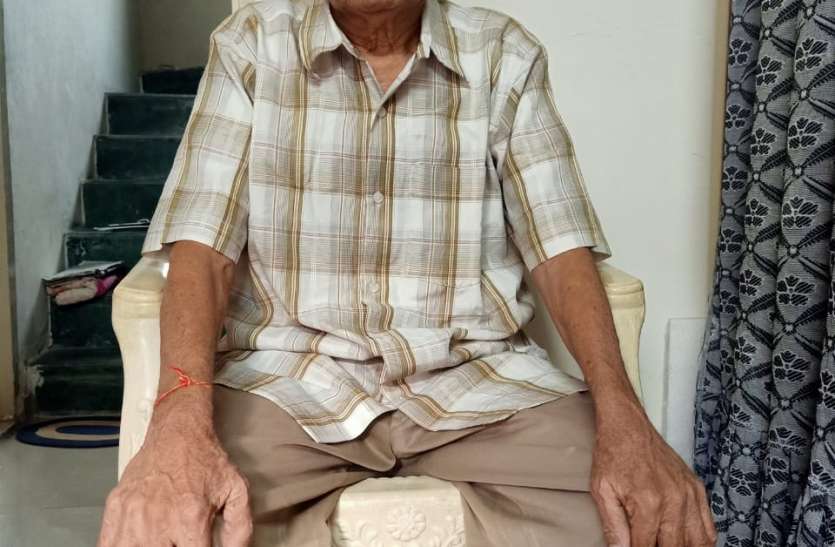 75 वर्षीय वृद्ध ने 24 दिन में कोरोना को हराया 75 वर्षीय वृद्ध ने 24 दिन में कोरोना को हराया