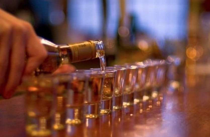 wine.jpg शराब पीकर गाड़ी चलाने वाले पर न्यायालय ने लगाया 25 हजार रुपए जुर्माना