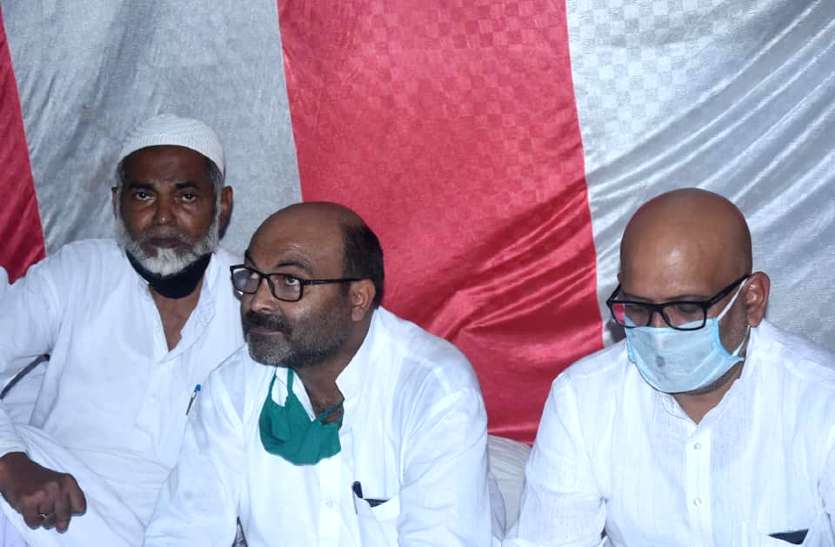 FIR on Ajay Kumar Lallu बुनकरों के आयोजन में जाने पर वाराणसी में अजय कुमार लल्लू व 100 से अधिक अज्ञात पर मुकदमा