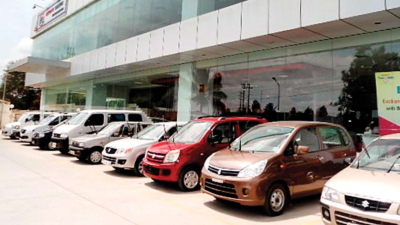 अगस्त के महीने में ऑटो सेक्टर रहा बेहाल, Maruti के अलावा नहीं बिक रही किसी कंपनी की कारें