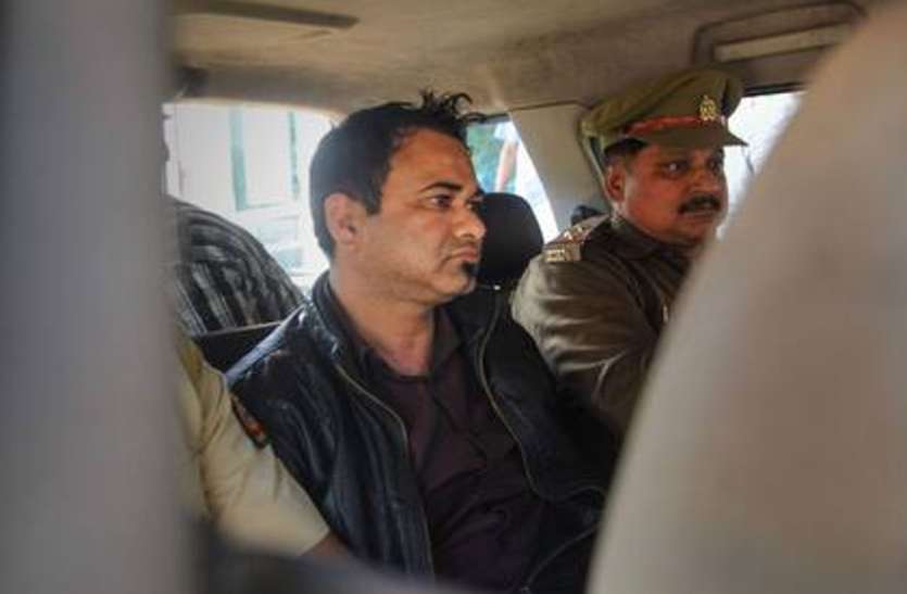डॉ कफील खान को तुरंत जेल से रिहा करे सरकार : इलाहाबाद हाईकोर्ट डॉ कफील खान को तुरंत जेल से रिहा करे सरकार : इलाहाबाद हाईकोर्ट
