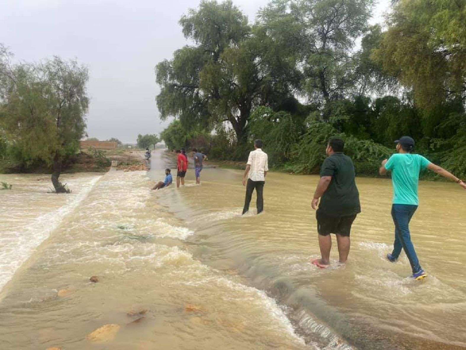 धोरों में पूरी हुई बारिश की ख्वाहिश