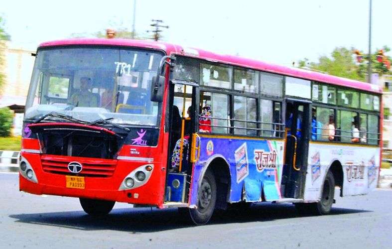 bus-1465637195_835x547.jpg