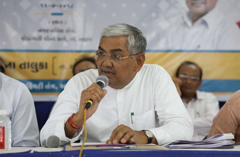 15 दिनों में किसानों की फसलों को नुकसान के नुकसान के सर्वे का काम पूरा किया जाएगा। Gujarat: 15 दिनों में किसानों की फसलों के नुकसान के सर्वे का काम पूरा होगा