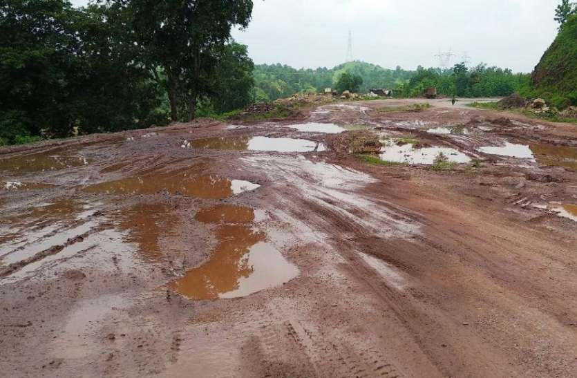 no land acquisition for Sidhi-Singrauli highway, contract final हाइवे बनाने उपलब्ध नहीं जमीन, निर्माण के लिए दे दिया 331 करोड़ का ठेका