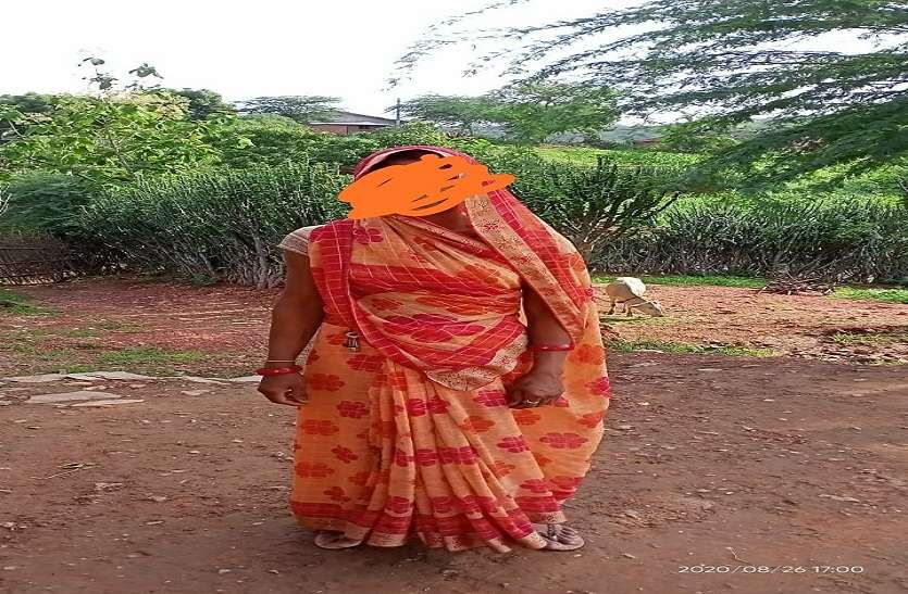 कोविड काल मे अपने गांव लौटी हजारों प्रवासी महिलाएं अब तक कर रही रोजगार का इंतजार, नियोक्ताओं ने कह दिया..या तो नौकरी भूल जाएं या इंतजार करते रहो कोविड काल मे अपने गांव लौटी हजारों प्रवासी महिलाएं अब तक कर रही रोजगार का इंतजार, नियोक्ताओं ने कह दिया..या तो नौकरी भूल जाएं या इंतजार करते रहो