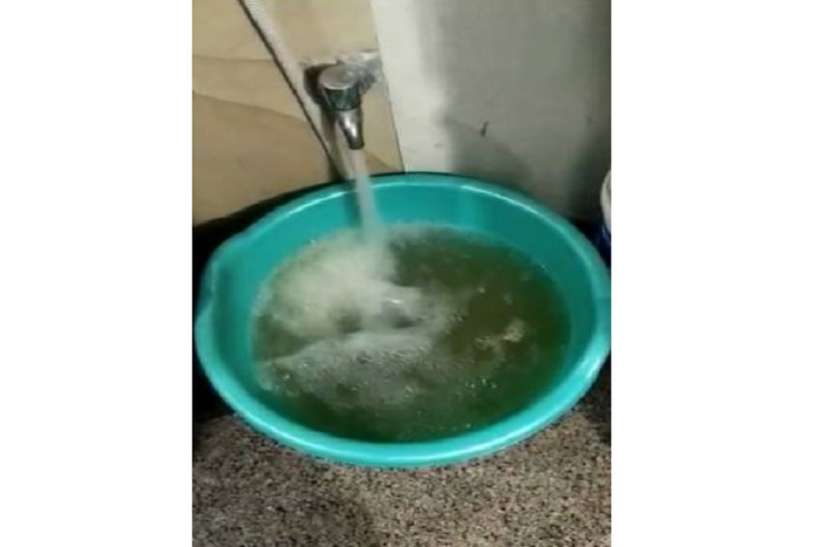 water supply पानी का शुल्क पानी में ही जा रहा है यहां