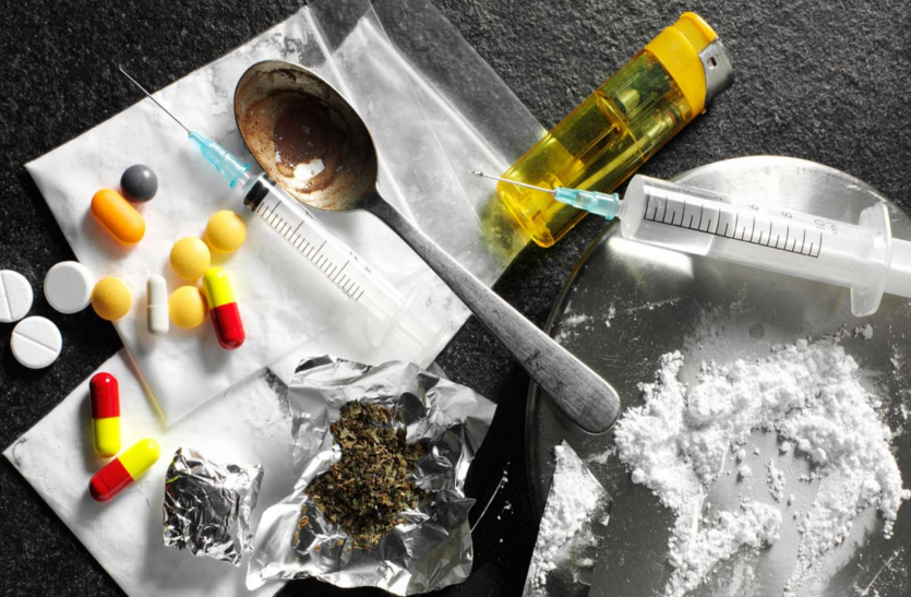 drug.png पहले मुफ्त फिर दो हजार से शुरू होता था कोकिन का नशा, 10-10 हजार का एक-एक कश