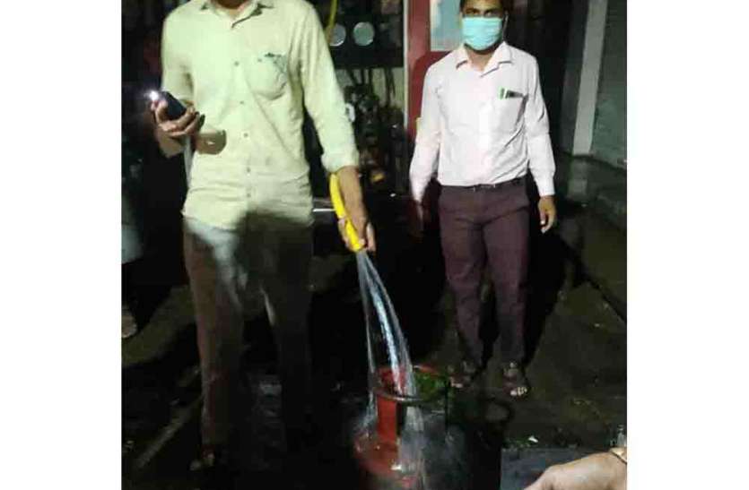 , फायरमैन की बहादुरी से टला बड़ा हादसा