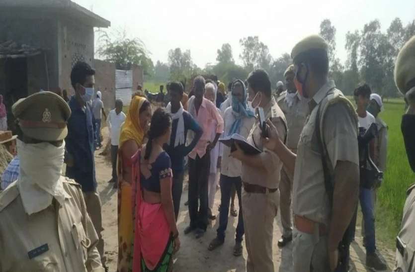 स्मृति ईरानी के लोकसभा क्षेत्र में बुजुर्ग की हत्या कर शव जलाया, भारी पुलिस बल तैनात स्मृति ईरानी के लोकसभा क्षेत्र में बुजुर्ग की हत्या कर शव जलाया, भारी पुलिस बल तैनात