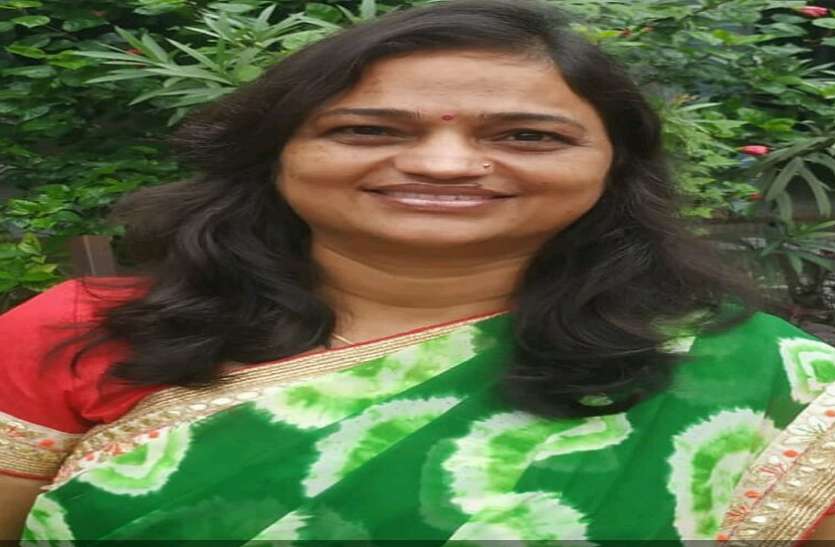 शिक्षक दिवस पर विशेष: इस शिक्षिका के अभियान से जंक फूड छोड़ मध्याह्न भोजन खाने लगे बच्चे, मिला श्रेष्ठ शिक्षक सम्मान शिक्षक दिवस पर विशेष: इस शिक्षिका के अभियान से जंक फूड छोड़ मध्याह्न भोजन खाने लगे बच्चे, मिला श्रेष्ठ शिक्षक सम्मान
