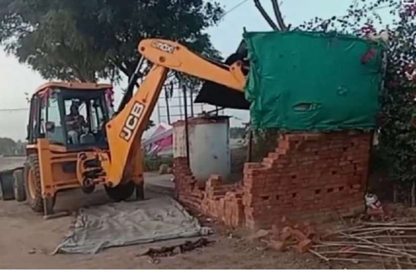 वन क्षेत्र में अतिक्रमण आखिरकार वन क्षेत्र में अतिक्रमणकारियों पर चला कानून का डंडा