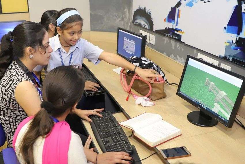 13 साल की नाम्या से उनके शिक्षक भी पढ़ते हैं, सत्य नडेला कर चुके तारीफ