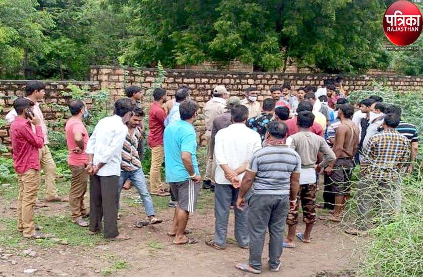 आरोपी पति की तलाश में टीम हरियाणा भेजी, पोस्टमार्टम के बाद परिजनों को सौंपा विवाहिता का शव आरोपी पति की तलाश में टीम हरियाणा भेजी, पोस्टमार्टम के बाद परिजनों को सौंपा विवाहिता का शव