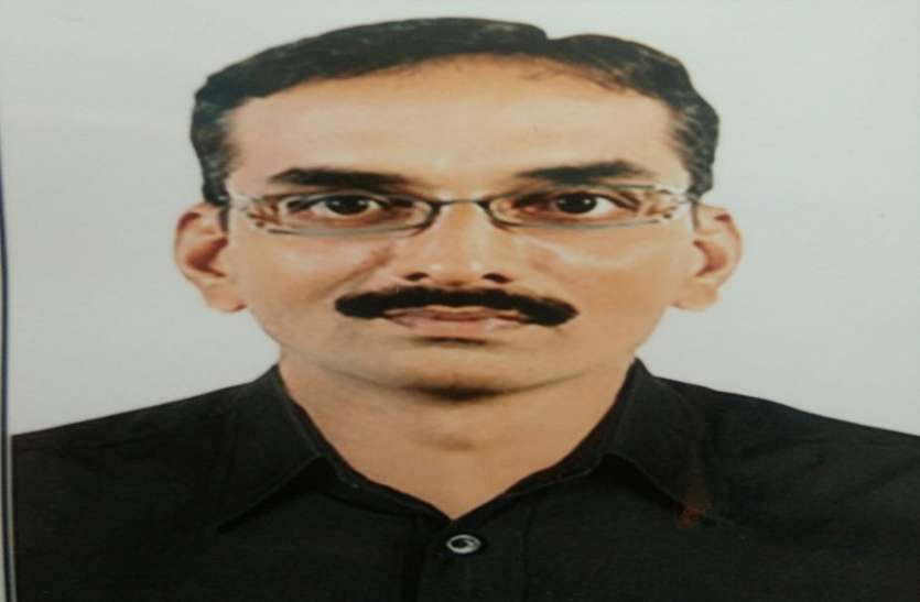 शिक्षक दिवस विशेष: विज्ञान को रोचक तरीके से पढ़ाने वाले शिक्षक प्रकाशचंद्र को राष्ट्रीय पुरस्कार शिक्षक दिवस विशेष: विज्ञान को रोचक तरीके से पढ़ाने वाले शिक्षक प्रकाशचंद्र को राष्ट्रीय पुरस्कार