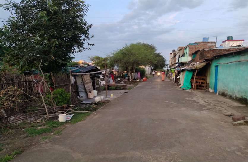 Encroachment will be removed from the side of the tracks, engineering department started survey पटरियों के किनारे से हटेगा अतिक्रमण, इंजीनियरिंग विभाग ने शुरू किया सर्वे