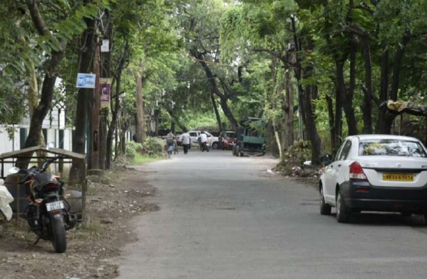 चलती कार से युवती को नीचे फेंका और रौंदकर हुआ फरार चलती कार से युवती को नीचे फेंका और रौंदकर हुआ फरार