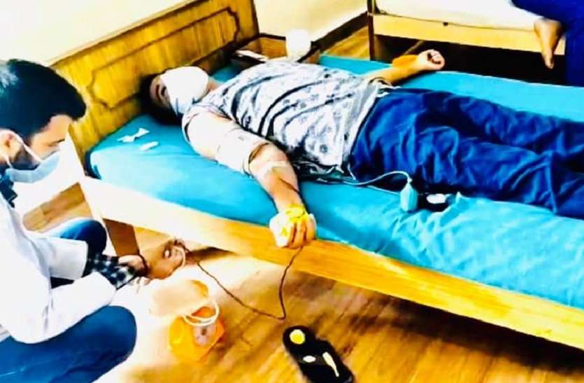 Dr. Kafeel Khan donated blood at Sachin Pilot Birthday Camp राजस्थान: Dr. Kafeel Khan ने भी किया Sachin Pilot के जन्मदिन पर रक्तदान, जानें आखिर क्यों हो रही चर्चा?