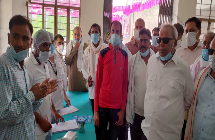 सचिन पायलट के जन्मदिवस पर रक्तदान में दिखा जोश, 8 स्थानों पर आयोजित रक्तदान शिविरों में 1062 यूनिट रक्त हुआ संकलित सचिन पायलट के जन्मदिवस पर रक्तदान में दिखा जोश, 8 स्थानों पर आयोजित रक्तदान शिविरों में 1062 यूनिट रक्त हुआ संकलित