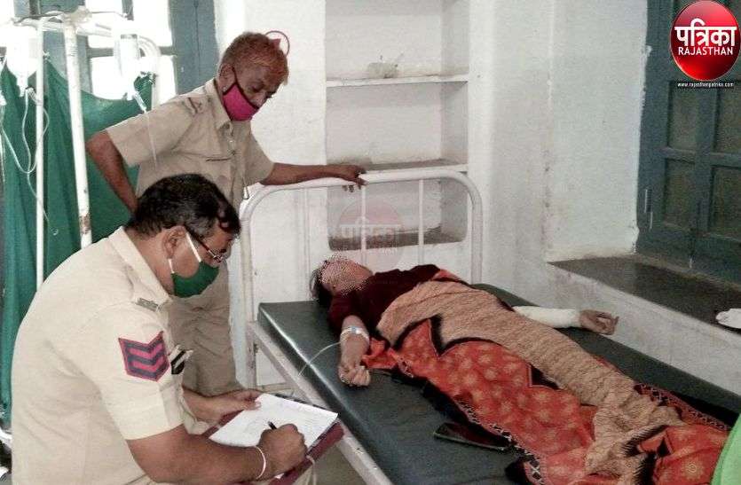 युवती ने हाथ की नसें काटी, आत्महत्या का प्रयास युवती ने हाथ की नसें काटी, आत्महत्या का प्रयास