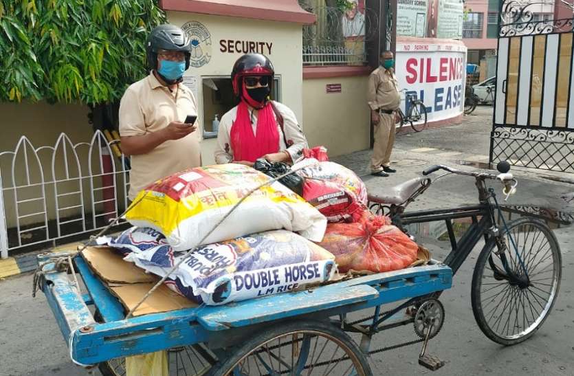 कोरोना महामारी में स्कूल अभिवावकों के साथ कोरोना महामारी में स्कूल अभिवावकों के साथ
